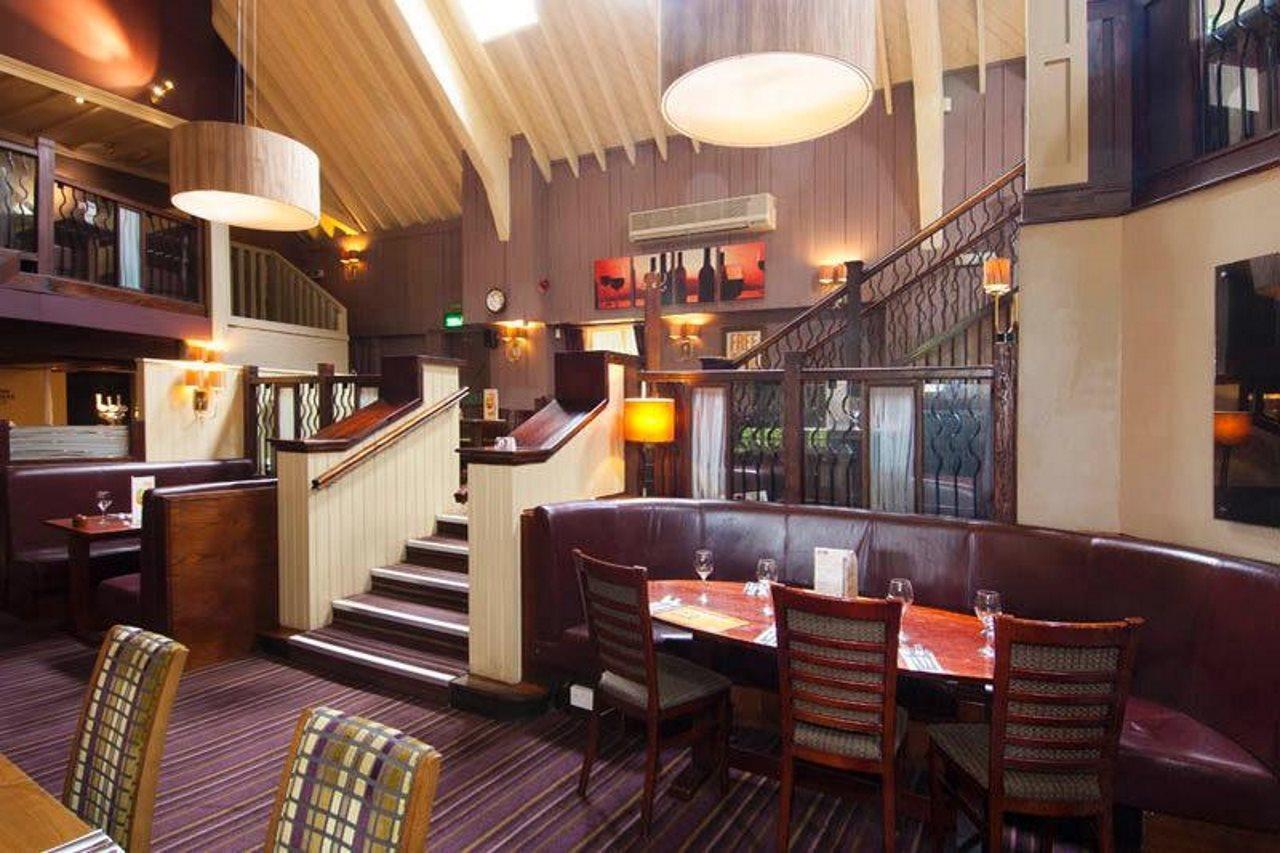 Premier Inn Milton Keynes Central Екстериор снимка